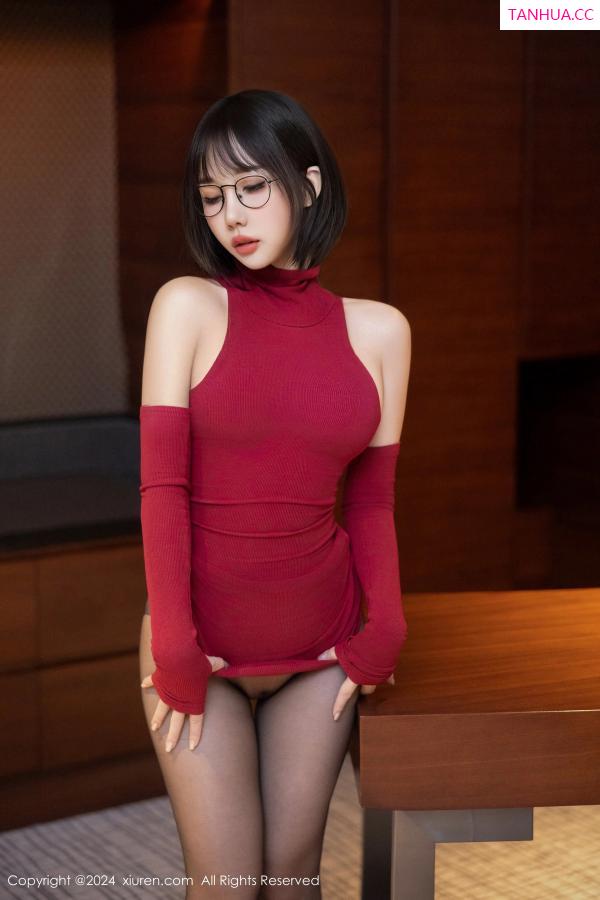 波巧酱  [XiuRen]高清写真图 2024.09.02 No.9096 波巧酱 黑丝美腿第21张图片